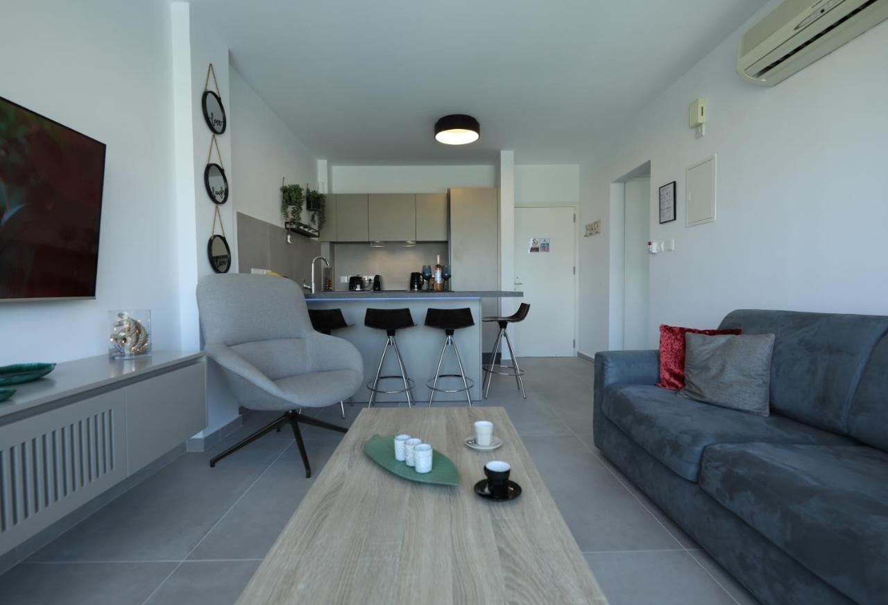 Lovely Cozy One Bedroom Suite With Pool Protarász Kültér fotó