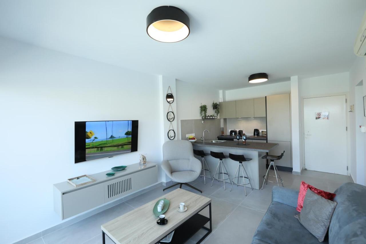 Lovely Cozy One Bedroom Suite With Pool Protarász Kültér fotó